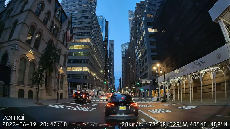 دوربین فیلم برداری خودروی سوِنتی مِی مدل 70Mai Dash Cam Set A810